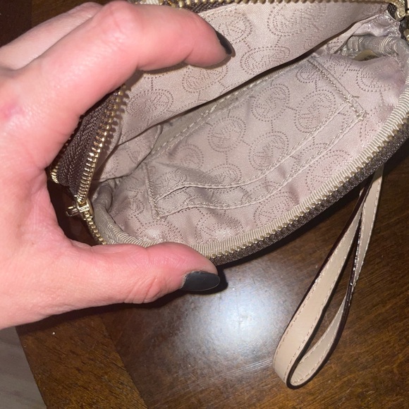 Michael Kors Wallet/Wristlet Brand new ! - Picture 4 of 4
